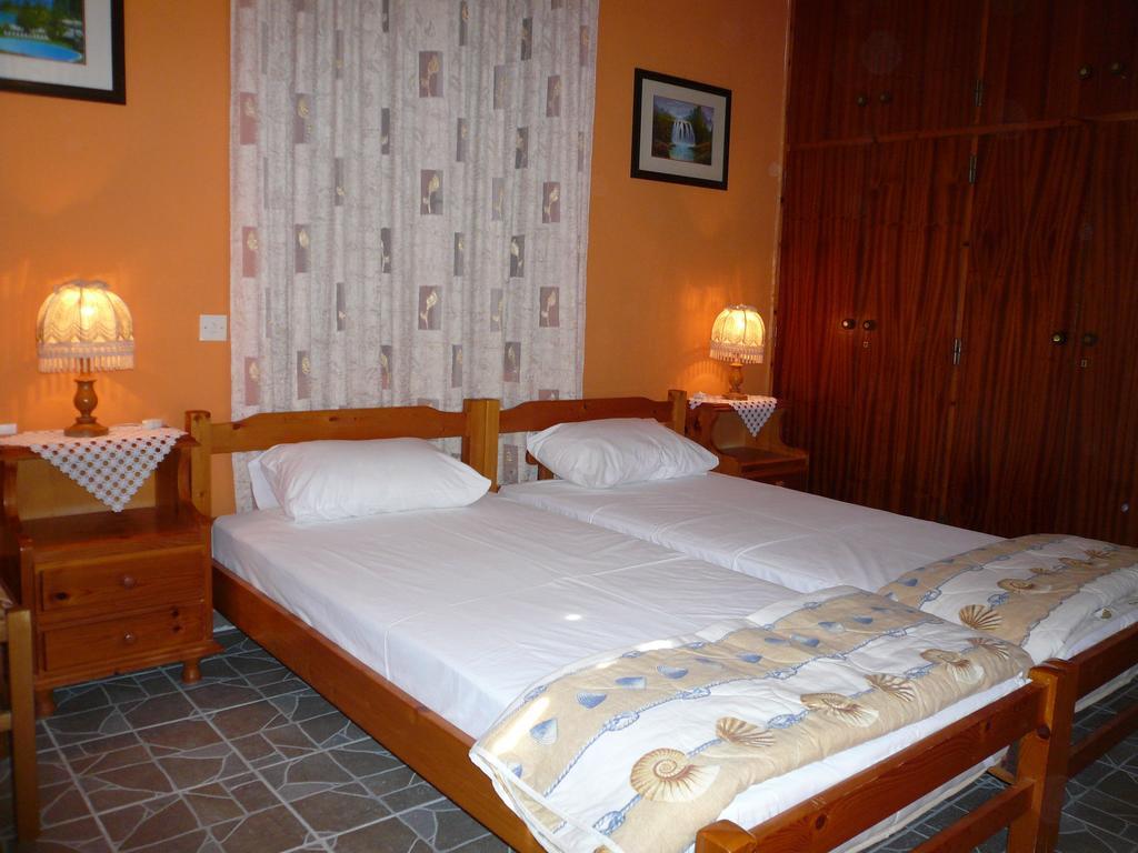 Liossis Rooms & Apartments สโกเปลอสทาวน์ ห้อง รูปภาพ