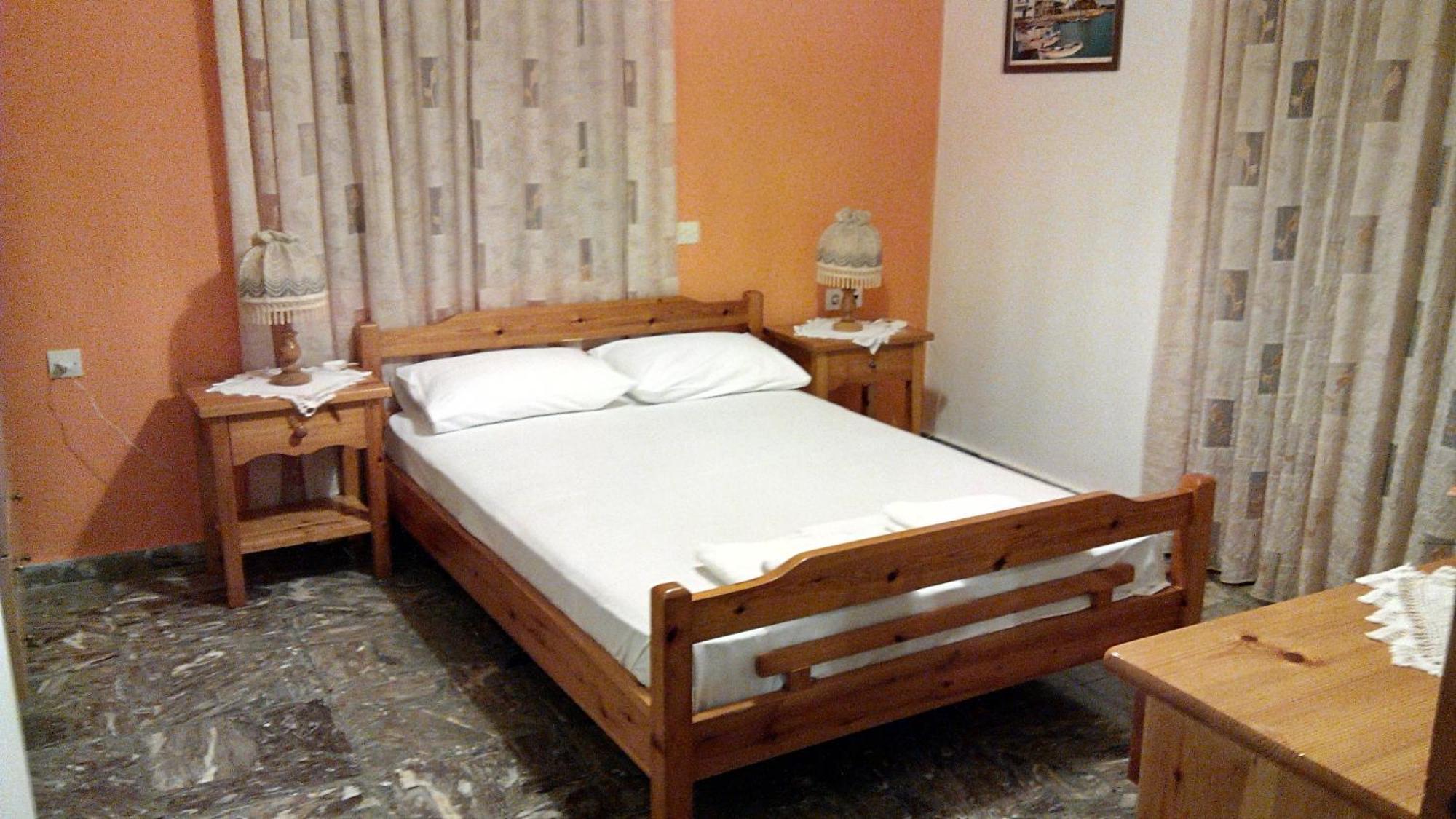 Liossis Rooms & Apartments สโกเปลอสทาวน์ ห้อง รูปภาพ