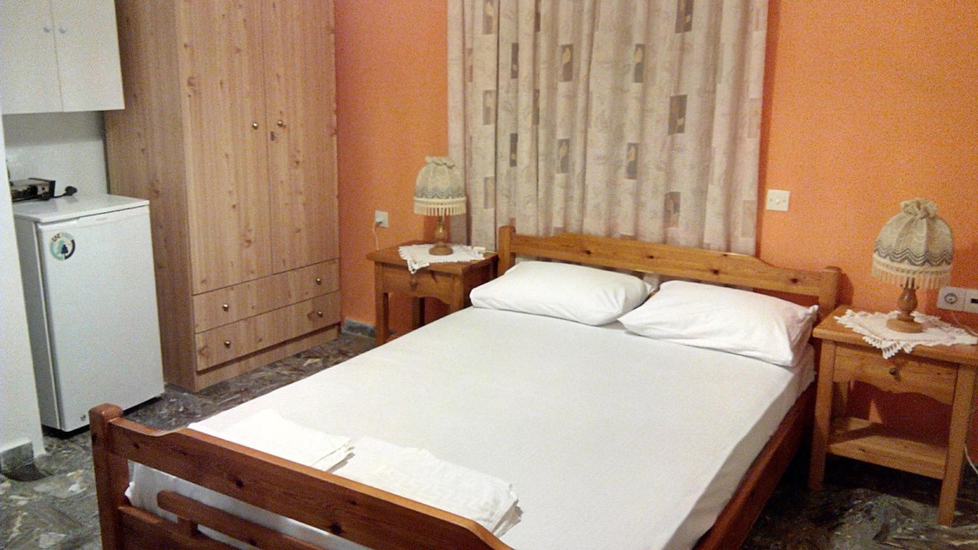 Liossis Rooms & Apartments สโกเปลอสทาวน์ ห้อง รูปภาพ