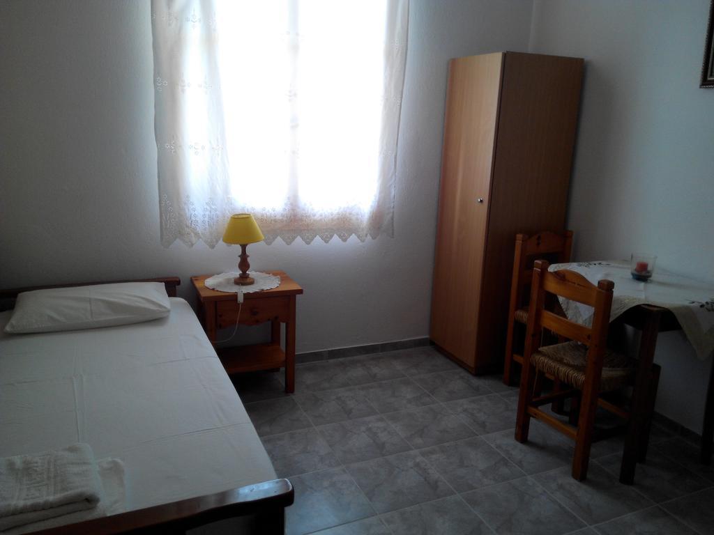 Liossis Rooms & Apartments สโกเปลอสทาวน์ ภายนอก รูปภาพ
