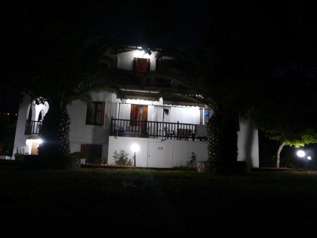 Liossis Rooms & Apartments สโกเปลอสทาวน์ ภายนอก รูปภาพ